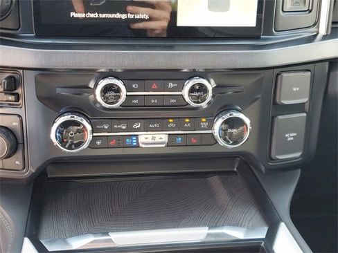 New 2025 Ford F250 Platinum image 29