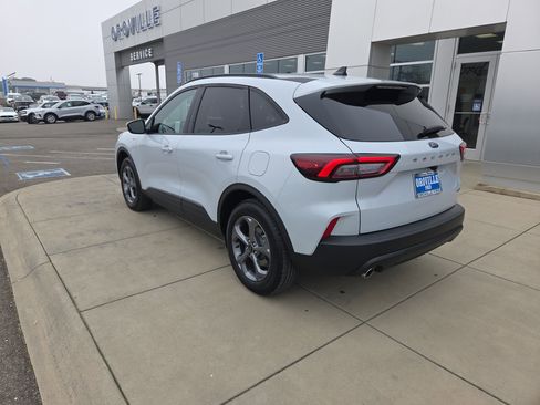 Used 2025 Ford Escape ST-Line Elite image 3