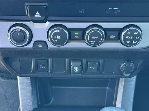 Used 2020 Toyota Tacoma SR5 image 20