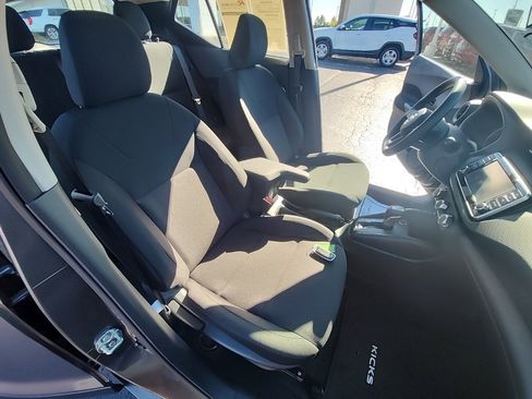Used 2025 Nissan Kicks Play S image 17