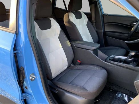 Used 2024 Chevrolet Trax RS w/ Driver Confidence Package FWD image 9