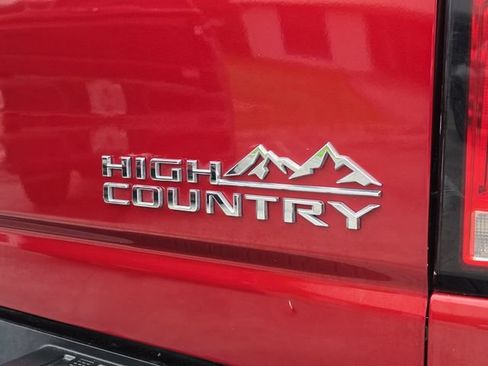 Used 2025 Chevrolet Silverado 2500 High Country w/ Technology Package AWD/4WD image 13