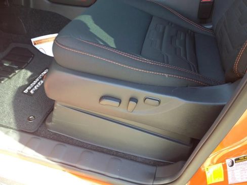 Certified 2025 Nissan Frontier PRO-4X w/ Pro Convenience Package AWD/4WD image 6