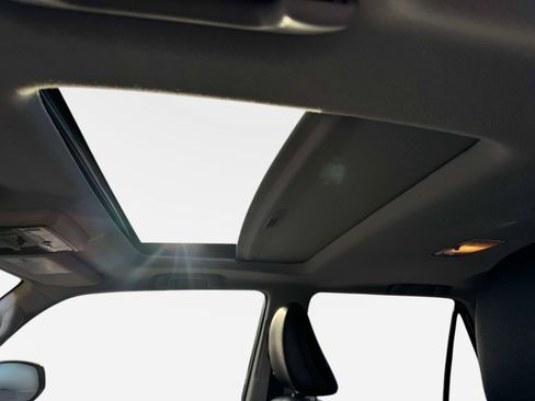 Used 2019 Toyota 4Runner SR5 Premium image 25