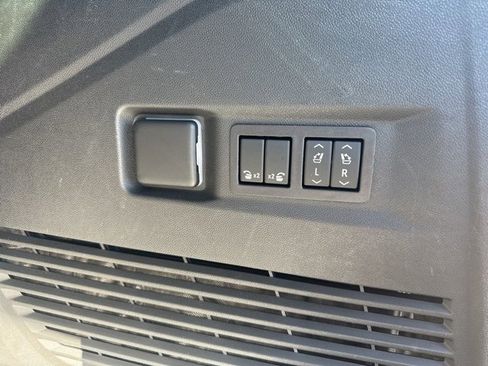 Used 2023 Chevrolet Tahoe High Country w/ Premium Package 2 image 35