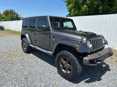 Used 2016 Jeep Wrangler Unlimited Sahara AWD/4WD image 7