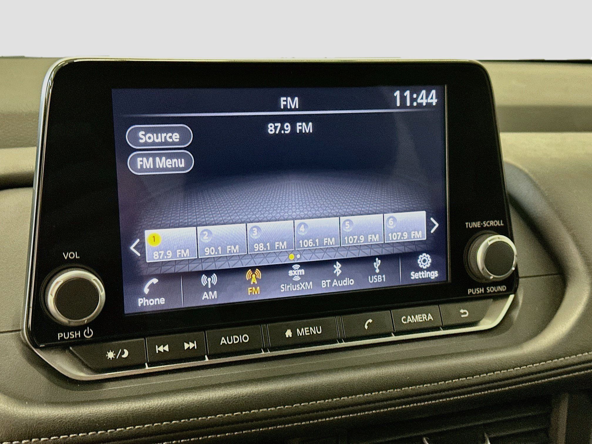 Used 2025 Nissan Rogue SV AWD/4WD image 21