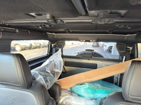 New 2025 Ford Bronco Badlands image 24