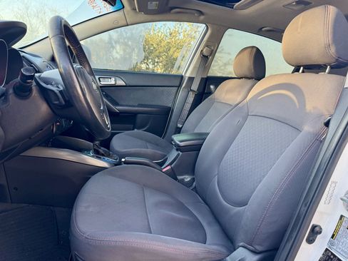 Used 2012 Kia Forte SX image 11