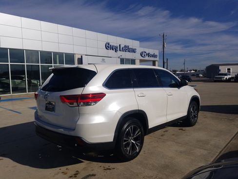 Used 2019 Toyota Highlander LE image 7