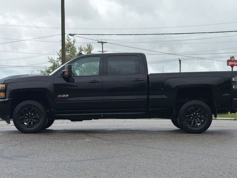 Used 2019 Chevrolet Silverado 2500 LTZ w/ Duramax Plus Package AWD/4WD image 5