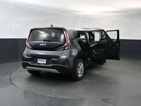 Used 2023 Kia Soul LX FWD image 29