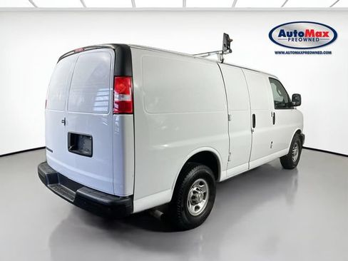 Used 2022 Chevrolet Express 2500 w/ Driver Convenience Package RWD image 2