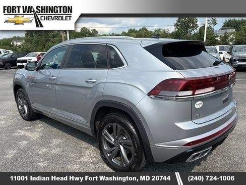 Used 2024 Volkswagen Atlas Cross Sport SEL R-Line AWD/4WD image 3