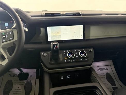 Used 2024 Land Rover Defender 110 X-Dynamic SE AWD/4WD image 28