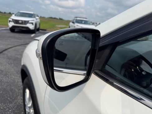Used 2020 Nissan Rogue S w/ Special Edition Package FWD image 4