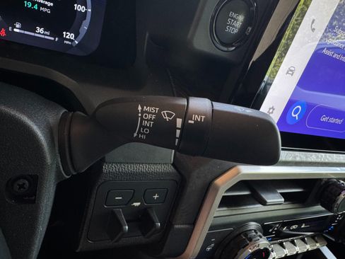 Used 2025 Toyota Tacoma Limited AWD/4WD image 53