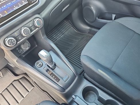 Used 2025 Nissan Kicks Play S image 24