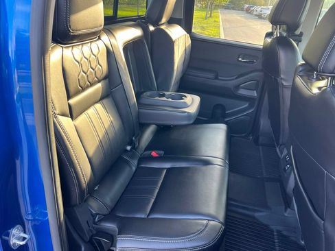 Used 2024 Nissan Frontier SL w/ Technology Package AWD/4WD image 18