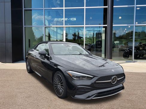 Used 2025 Mercedes-Benz CLE 300 4MATIC Cabriolet image 2