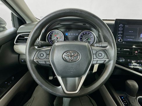 Used 2022 Toyota Camry LE AWD/4WD image 11
