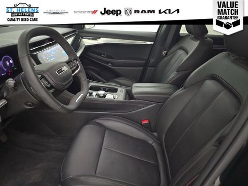 Used 2024 Jeep Wagoneer Launch Edition AWD/4WD image 4