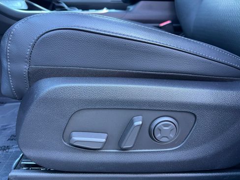 Used 2025 Kia Carnival SX Prestige image 29