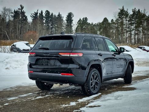 New 2026 Jeep Grand Cherokee Altitude AWD/4WD image 3