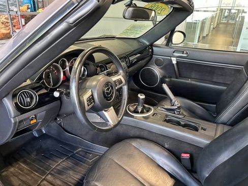 Used 2008 MAZDA MX-5 Miata Grand Touring RWD image 2
