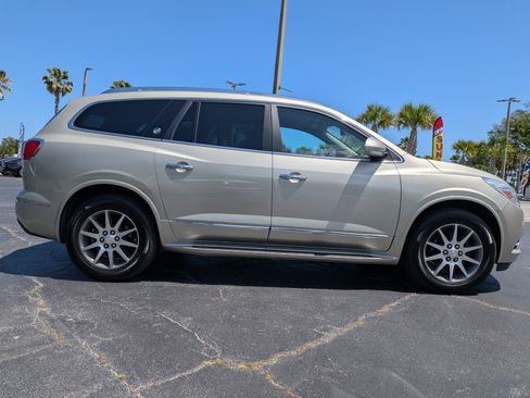 Used 2013 Buick Enclave Leather FWD image 3