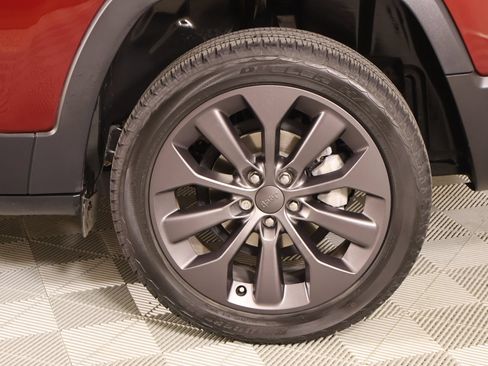 Used 2021 Jeep Cherokee Latitude Lux 80th Anniv w/ Quick Order Package 2YU 80th FWD image 19