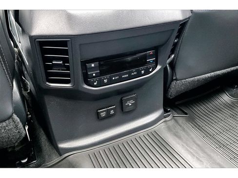 Used 2024 Toyota Sequoia Platinum AWD/4WD image 10