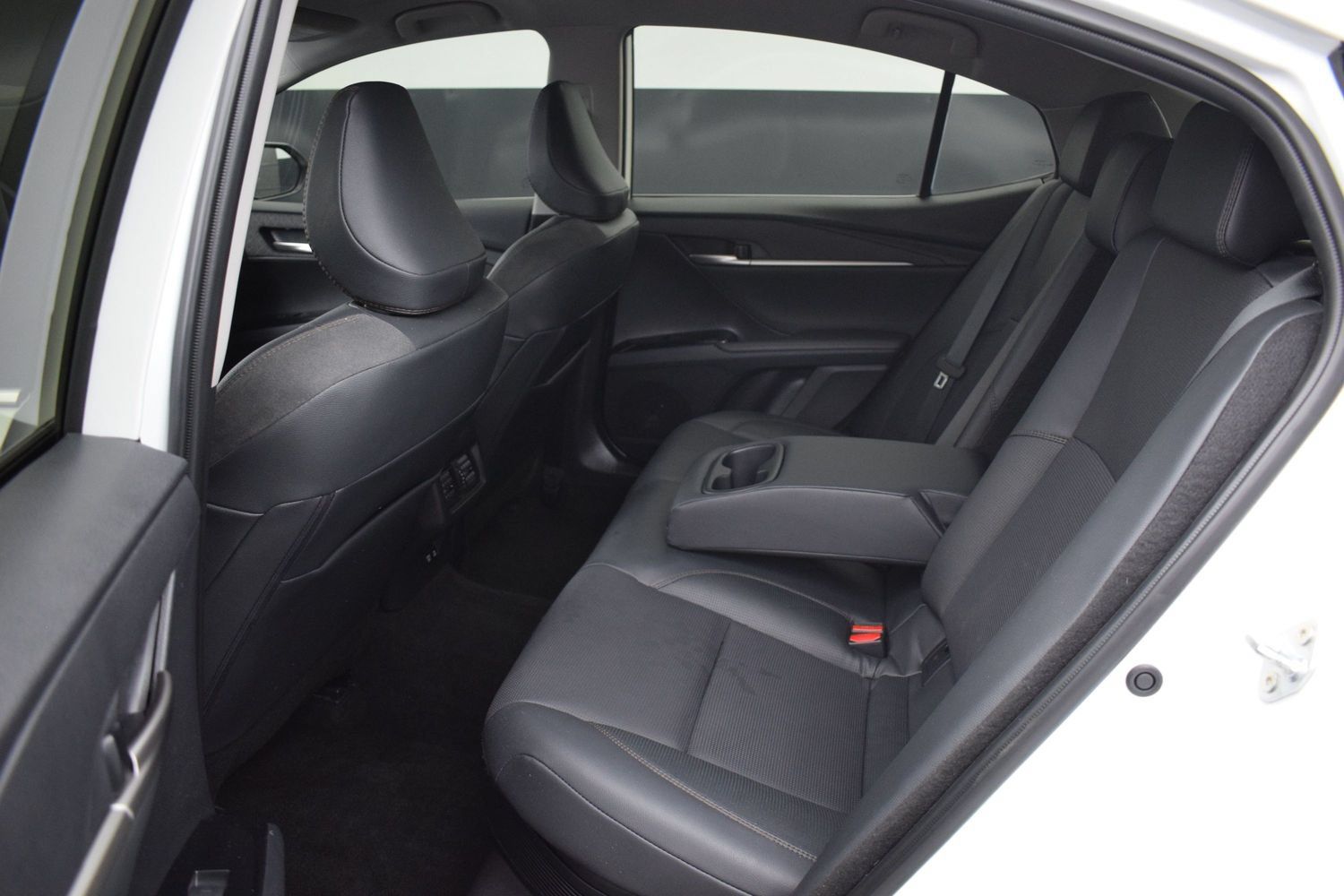 Used 2026 Toyota Camry XLE FWD image 12