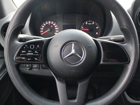 Used 2020 Mercedes-Benz Sprinter 2500 image 14