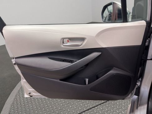 Used 2020 Toyota Corolla LE image 14