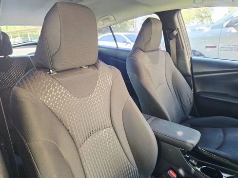 Used 2018 Toyota Prius Prime Premium image 25