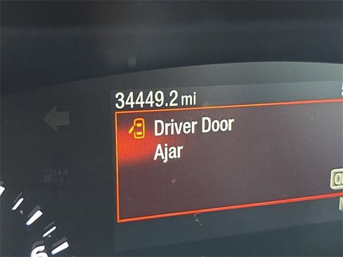 Used 2020 Ford Escape SE image 15