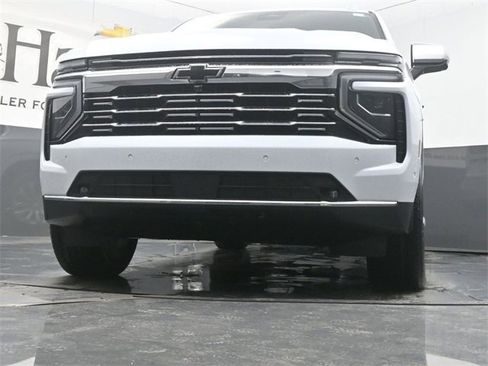 New 2026 Chevrolet Suburban Premier image 35