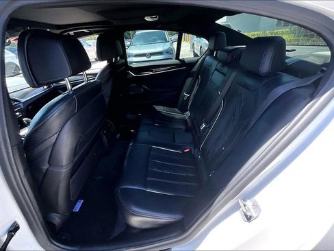 Used 2022 BMW M550i xDrive AWD/4WD image 17