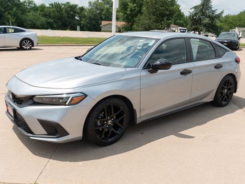 Used 2024 Honda Civic Sport image 5
