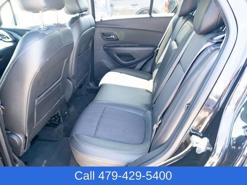 Used 2020 Chevrolet Trax LT w/ LT Convenience Package AWD/4WD image 30