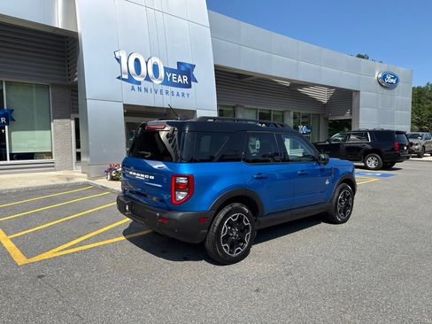 Used 2025 Ford Bronco Sport Outer Banks w/ Outer Banks Tech Package+ AWD/4WD image 2