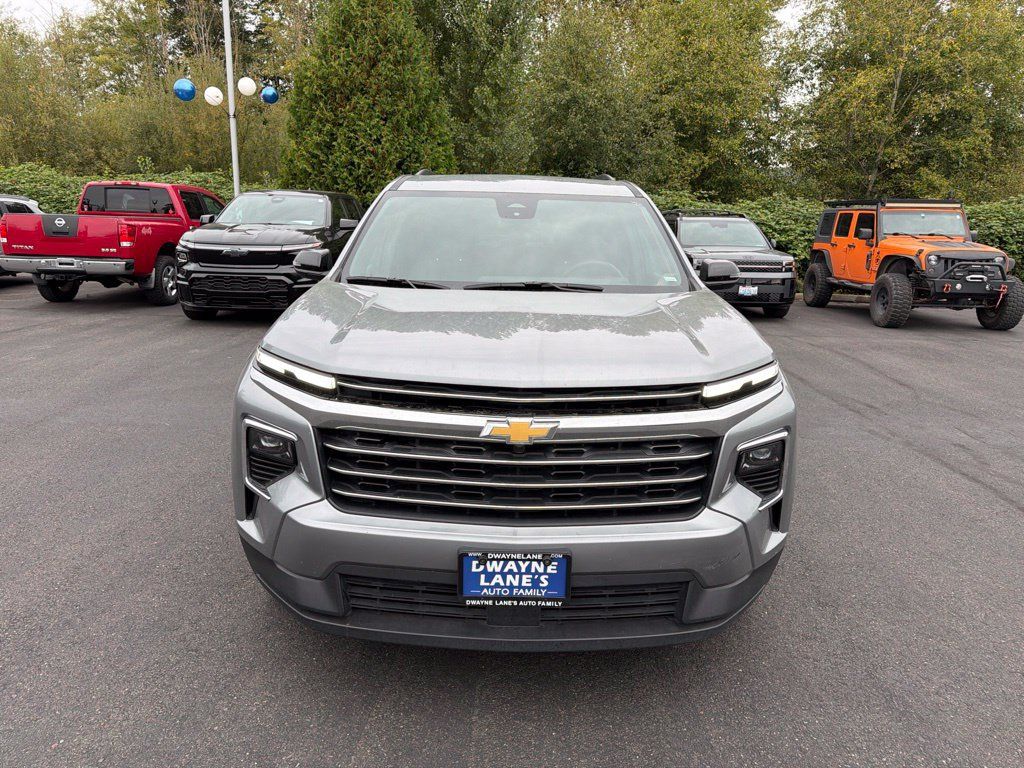 Used 2026 Chevrolet Traverse LT AWD/4WD image 9
