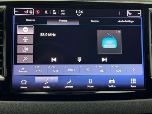 Used 2023 Chrysler Pacifica Touring-L FWD image 24