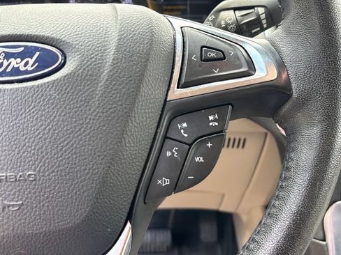 Used 2020 Ford Edge Titanium FWD image 20