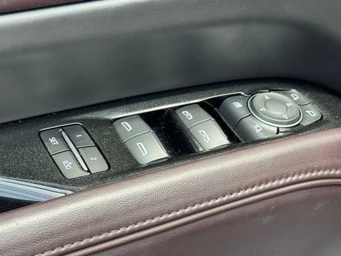 Certified 2023 Cadillac Escalade Sport Platinum AWD/4WD image 17
