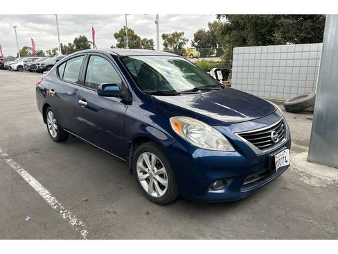 Used 2014 Nissan Versa w/ Tech Package FWD image 2