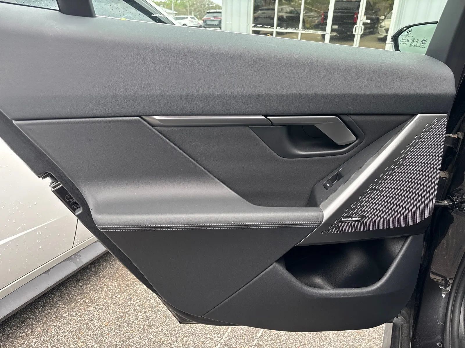 Used 2024 BMW i5 eDrive40i RWD image 18