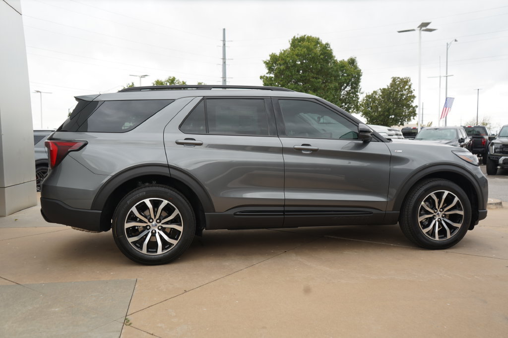 New 2027 Ford Explorer ST-Line AWD/4WD image 10
