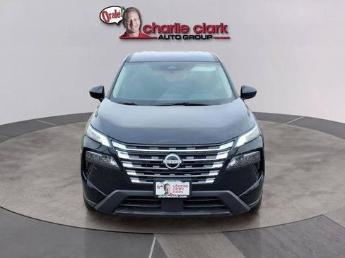 Certified 2026 Nissan Rogue SV FWD image 8